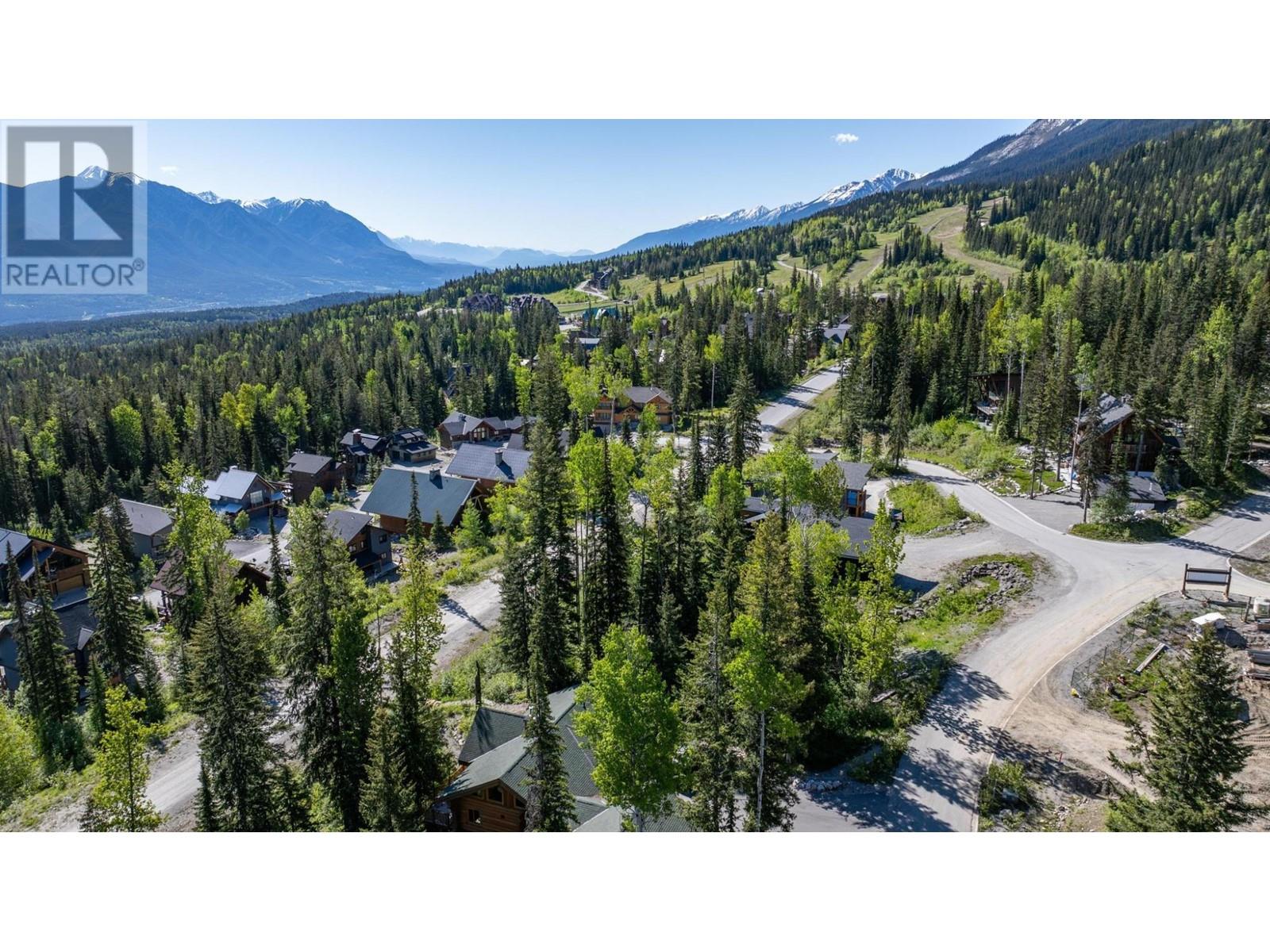 Lot 3 THOMPSON Crescent, golden, British Columbia
