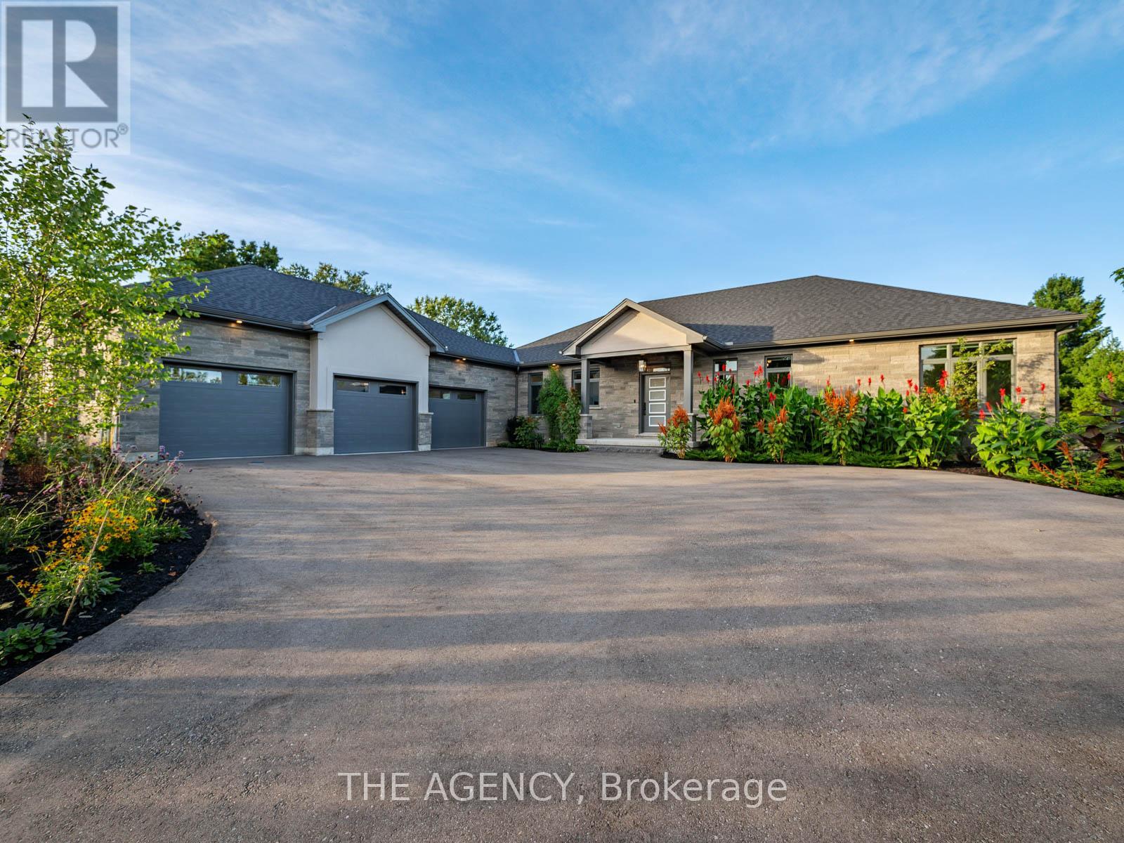 1514 Centre Road, Hamilton, Ontario  L0R 1H2 - Photo 2 - X9380322