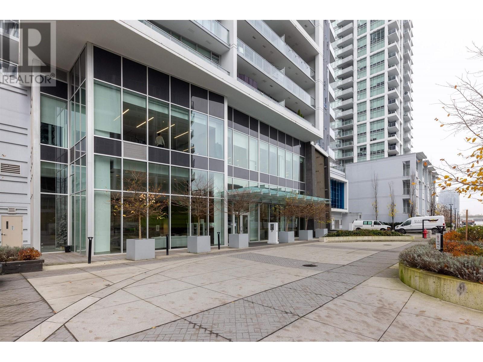 Listing Picture 2 of 38 : 1704 2311 BETA AVENUE, Burnaby / 本拿比 - 魯藝地產 Yvonne Lu Group - MLS Medallion Club Member