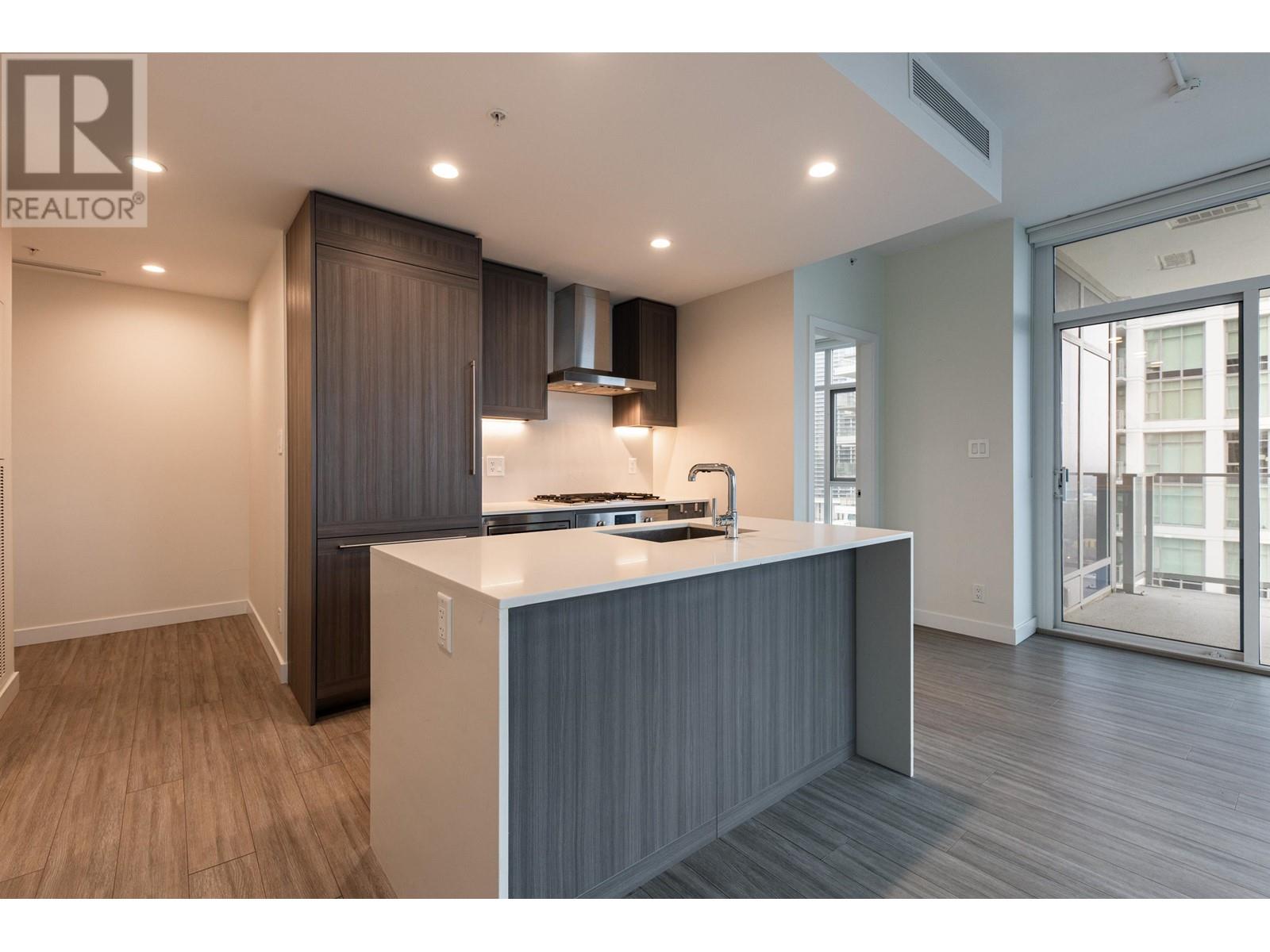 Listing Picture 8 of 38 : 1704 2311 BETA AVENUE, Burnaby / 本拿比 - 魯藝地產 Yvonne Lu Group - MLS Medallion Club Member