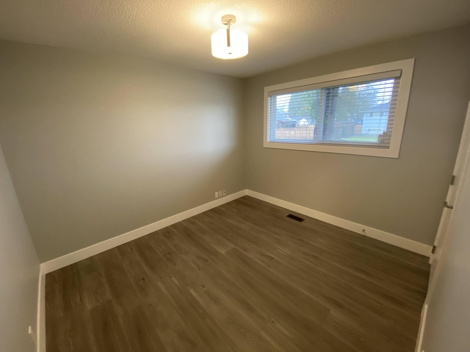 13827 Berg Road, Surrey, British Columbia  V3R 5L2 - Photo 7 - R2949504