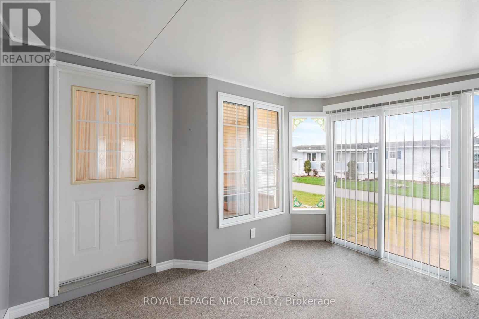 248 - 3033 Townline Road, Fort Erie (327 - Black Creek), Ontario  L0S 1S1 - Photo 9 - X11890782