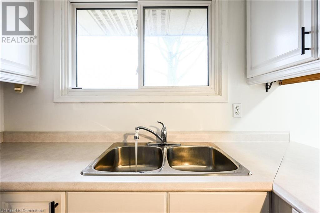 26 Carousel Avenue Unit# Upper, Hamilton, Ontario  L9A 4L5 - Photo 20 - 40684985