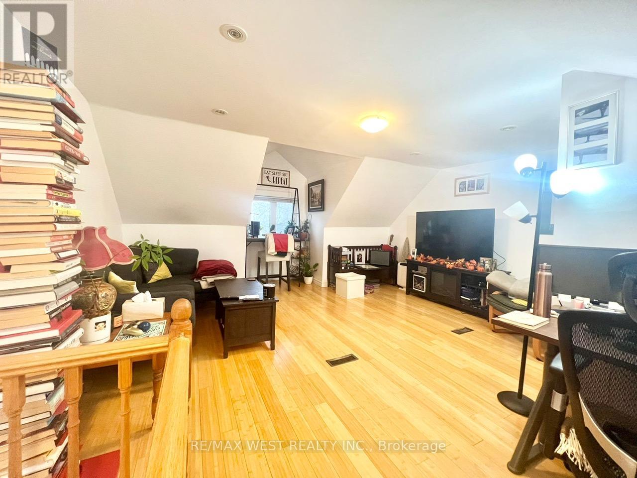 2nd&3rd - 1198 Gerrard Street EToronto (South Riverdale), Ontario  M4L 1Y6 - Photo 17 - E11890840