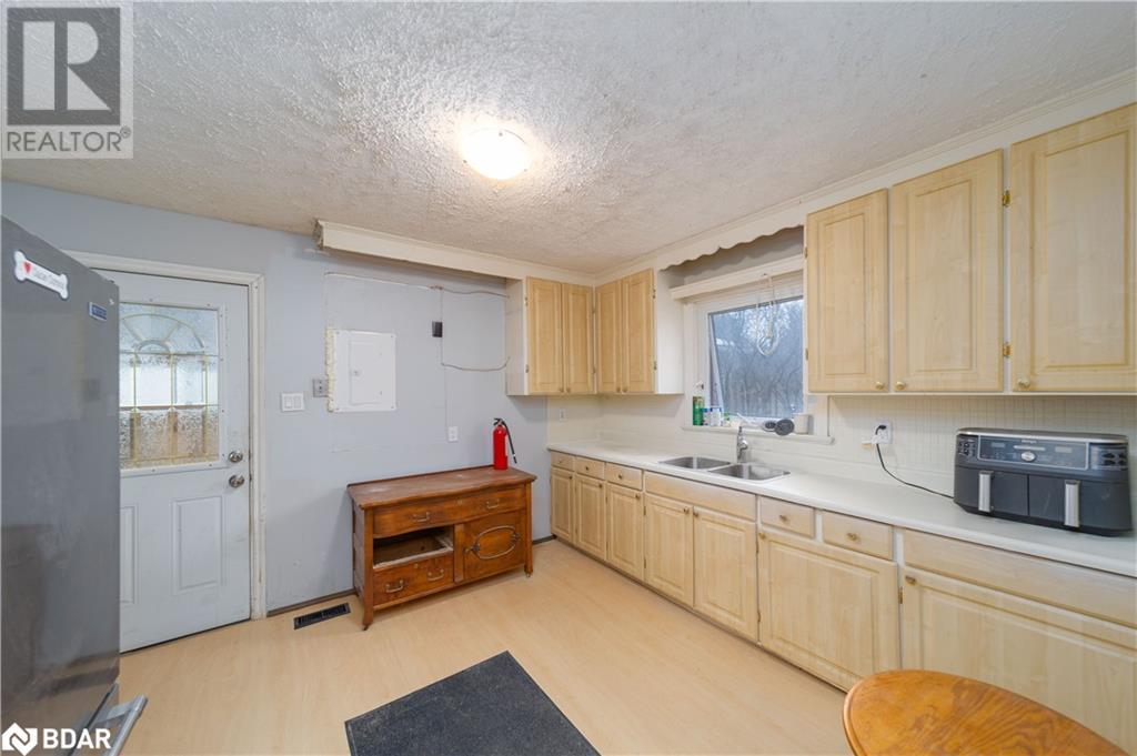 177 Mill Street, Angus, Ontario  L0M 1B0 - Photo 3 - 40684681