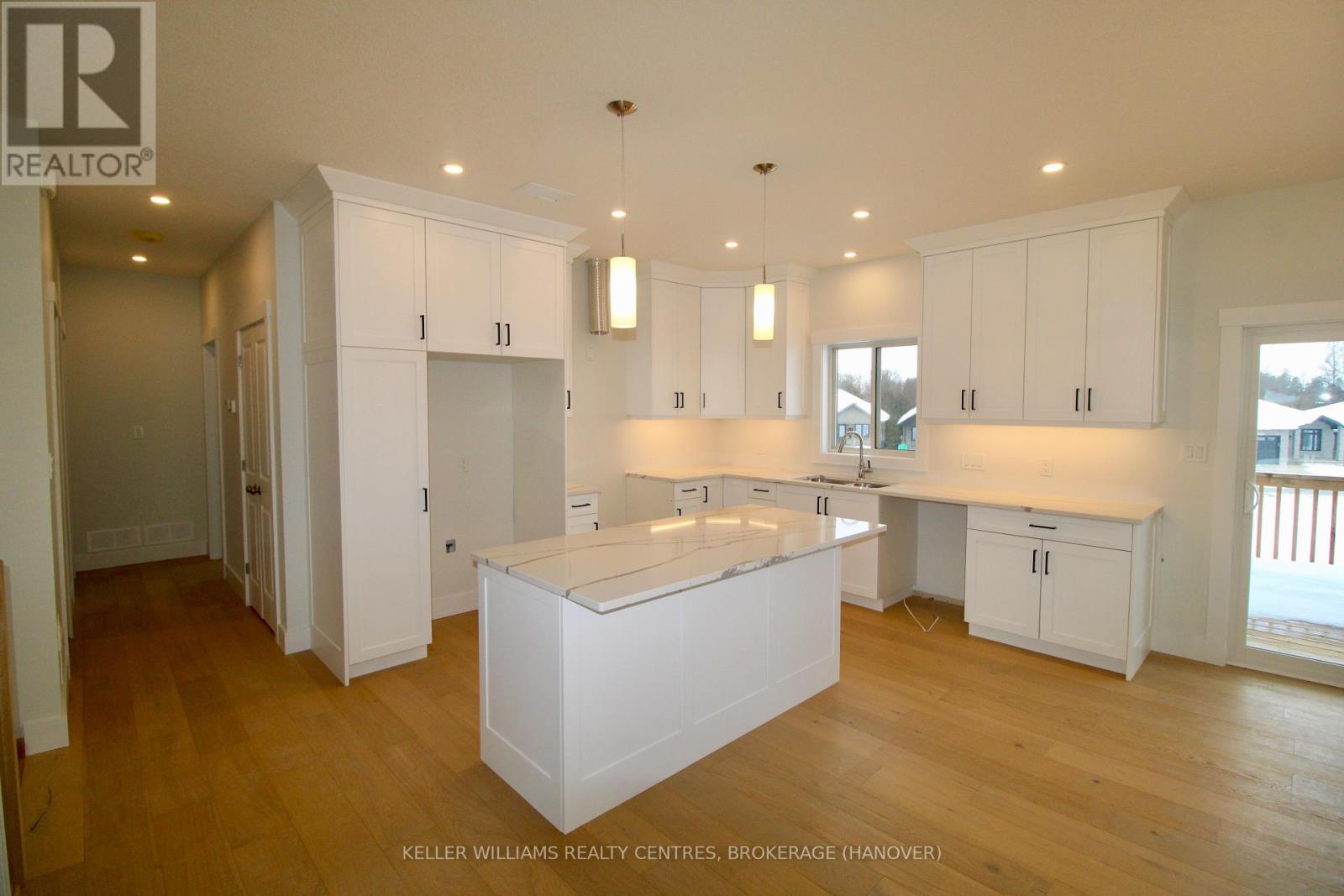 612 26th Avenue, Hanover, Ontario  N4N 3B8 - Photo 9 - X10848127