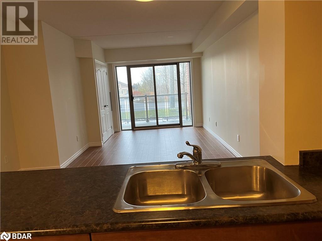 496 Yonge Street Unit# 103, Barrie, Ontario  L4N 4E2 - Photo 3 - 40684503