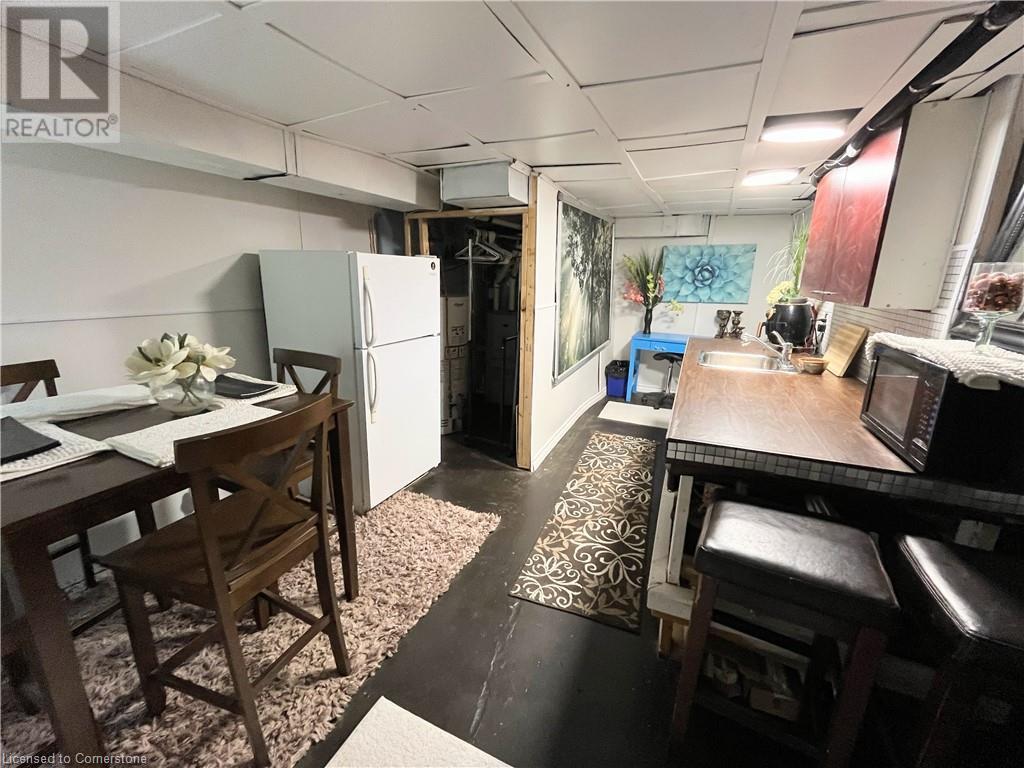 28 Dane Street, Kitchener, Ontario  N2H 3H7 - Photo 5 - 40684955