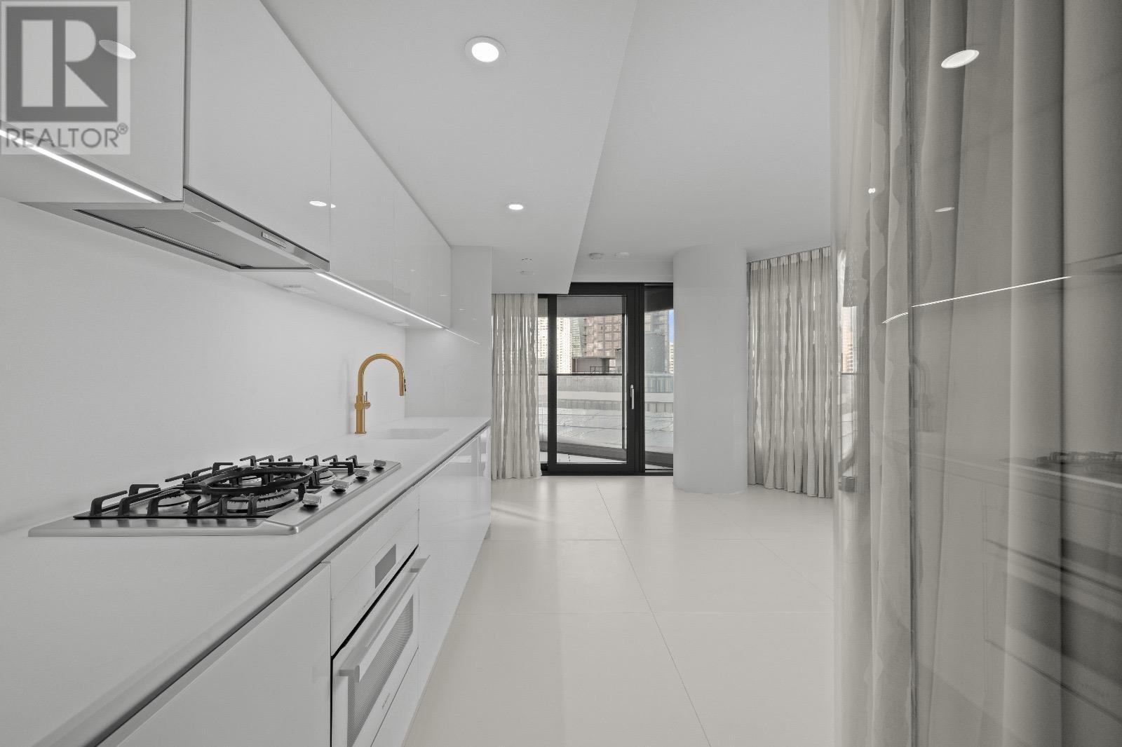 Property at 706 1033 NELSON STREET image 4