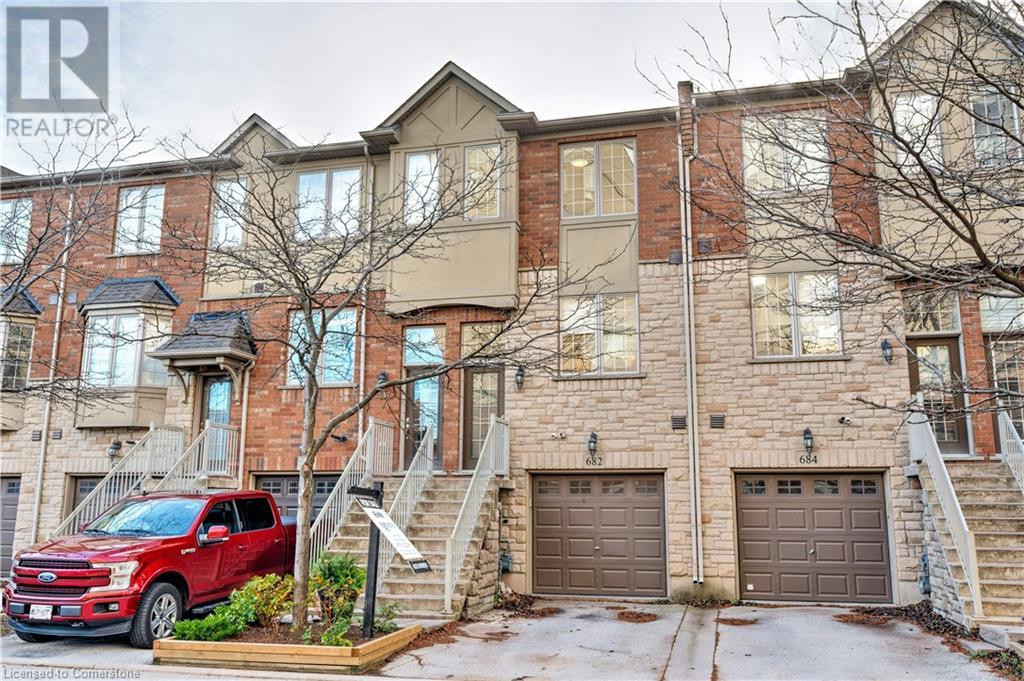 682 Summers CommonBurlington, Ontario  L7L 1A1 - Photo 1 - 40685034