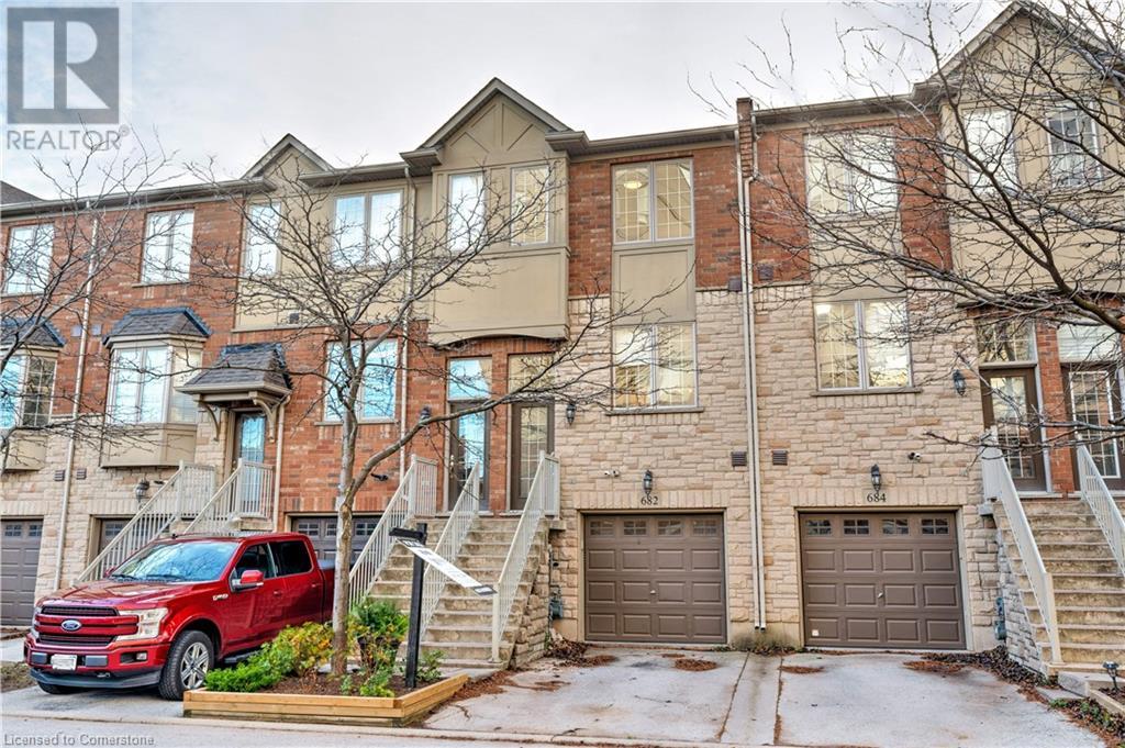 682 Summers CommonBurlington, Ontario  L7L 1A1 - Photo 2 - 40685034