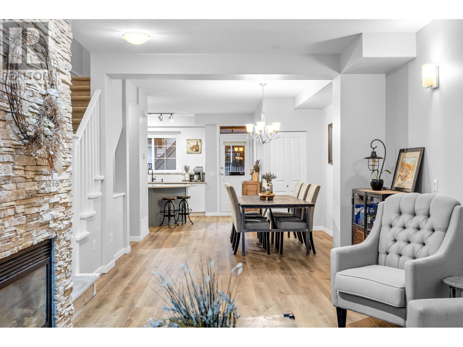 10 2200 Panorama Drive, Port Moody, British Columbia  V3H 5M2 - Photo 1 - R2949906