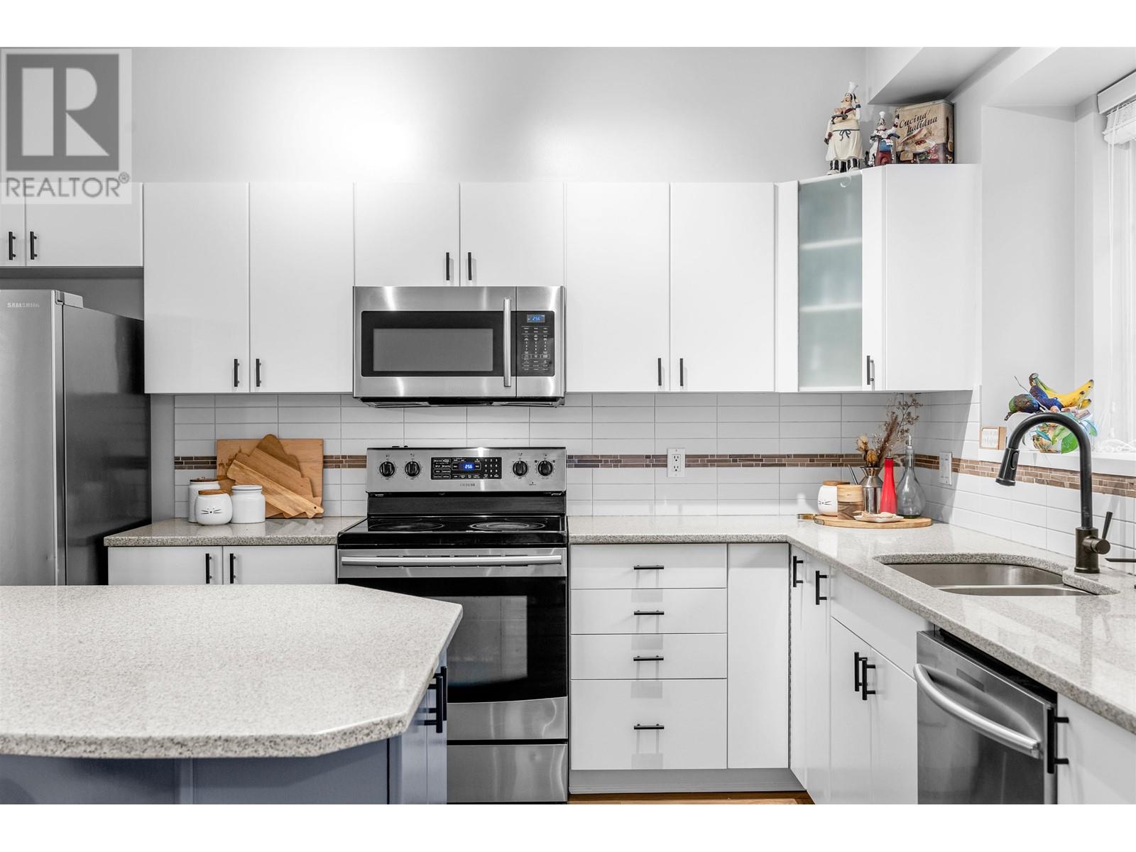 10 2200 Panorama Drive, Port Moody, British Columbia  V3H 5M2 - Photo 13 - R2949906