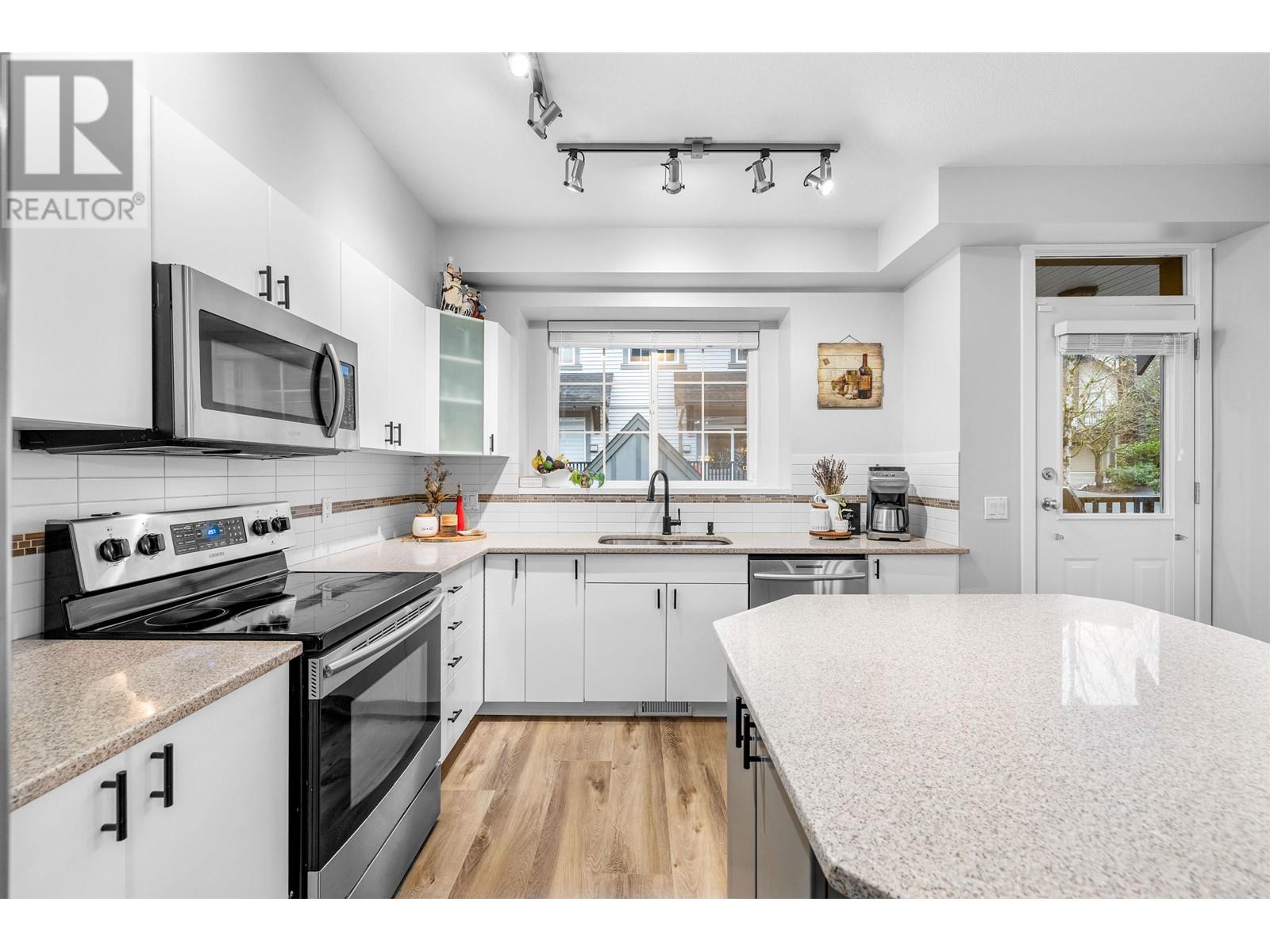 10 2200 Panorama Drive, Port Moody, British Columbia  V3H 5M2 - Photo 15 - R2949906