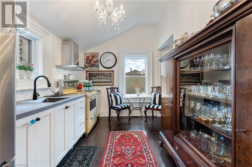 53 Charlotte Street, Brantford, Ontario  N3T 2M4 - Photo 17 - 40684313