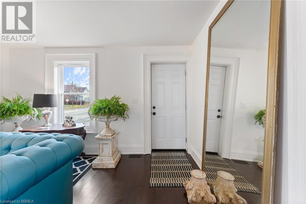 53 Charlotte Street, Brantford, Ontario  N3T 2W6 - Photo 10 - 40684268