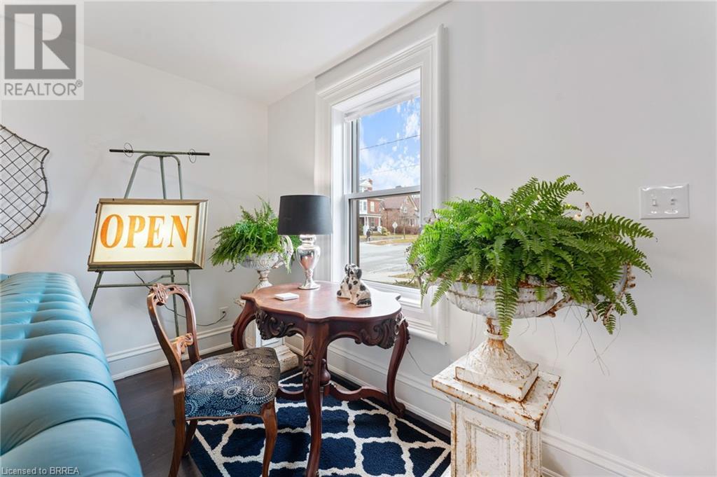 53 Charlotte Street, Brantford, Ontario  N3T 2W6 - Photo 12 - 40684268