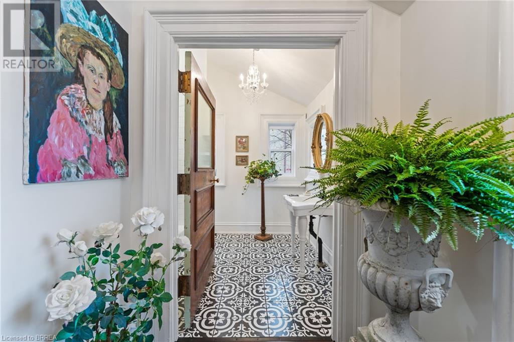 53 Charlotte Street, Brantford, Ontario  N3T 2W6 - Photo 27 - 40684268