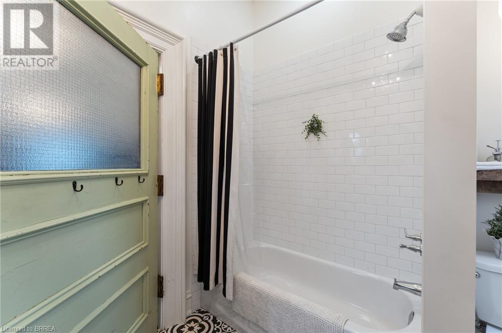 53 Charlotte Street, Brantford, Ontario  N3T 2W6 - Photo 30 - 40684268