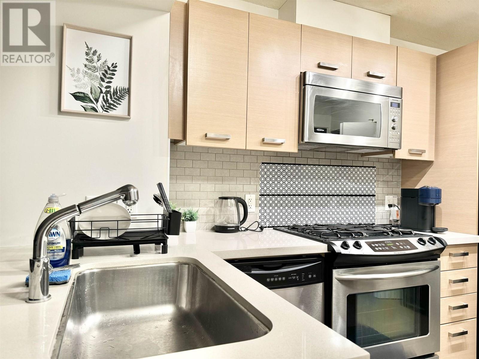 Listing Picture 17 of 28 : 612 8033 SABA ROAD, Richmond / 烈治文 - 魯藝地產 Yvonne Lu Group - MLS Medallion Club Member