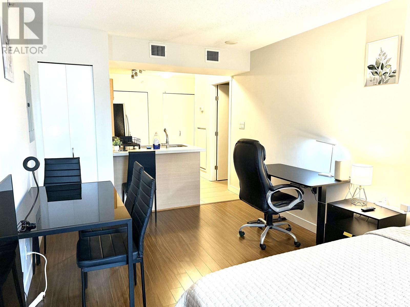 Listing Picture 3 of 28 : 612 8033 SABA ROAD, Richmond / 烈治文 - 魯藝地產 Yvonne Lu Group - MLS Medallion Club Member