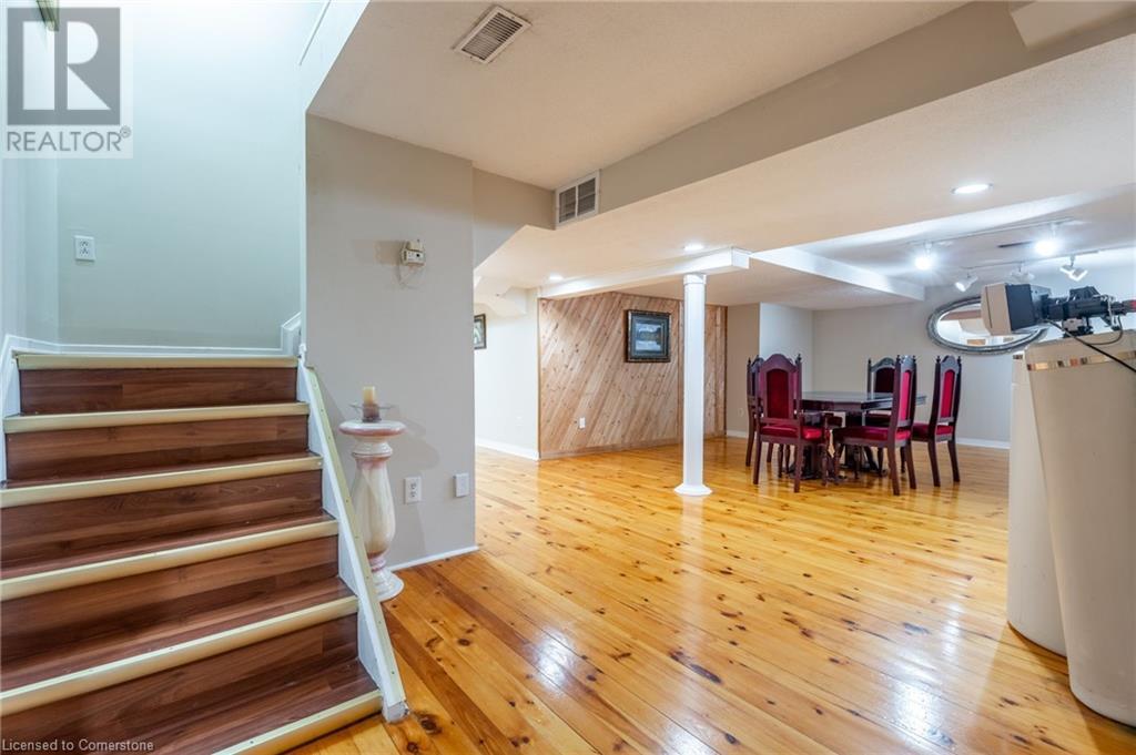 7 Grandoaks DriveHamilton, Ontario  L8V 5A9 - Photo 34 - 40685065
