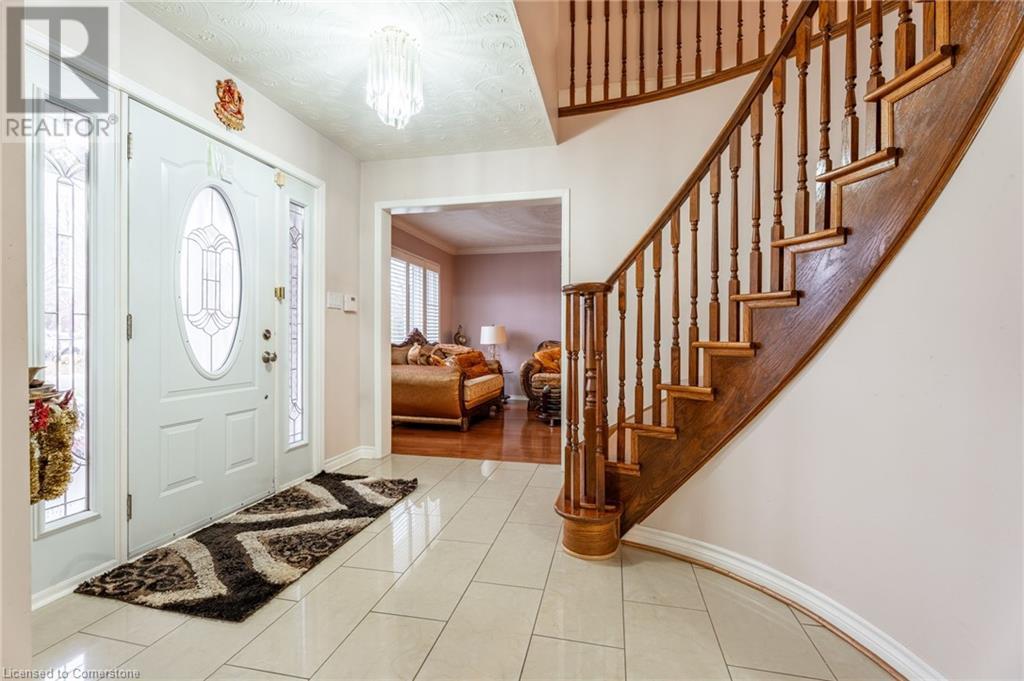 7 Grandoaks DriveHamilton, Ontario  L8V 5A9 - Photo 5 - 40685065