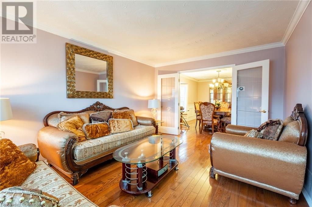 7 Grandoaks DriveHamilton, Ontario  L8V 5A9 - Photo 6 - 40685065