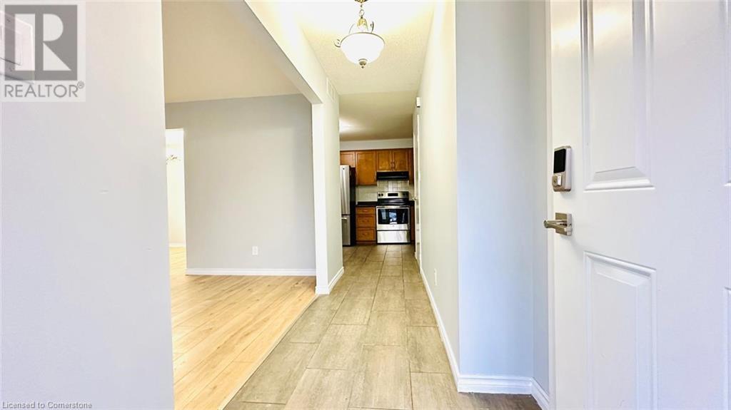 111 Scenic Wood Crescent, Kitchener, Ontario  N2A 3N4 - Photo 5 - 40684804