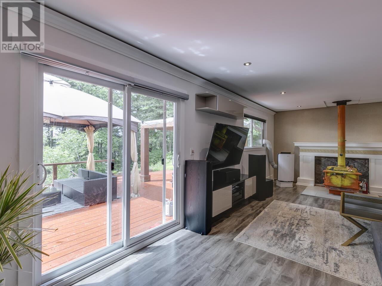 26521 Lougheed Highway, Maple Ridge, British Columbia  V2W 1K2 - Photo 21 - R2949076