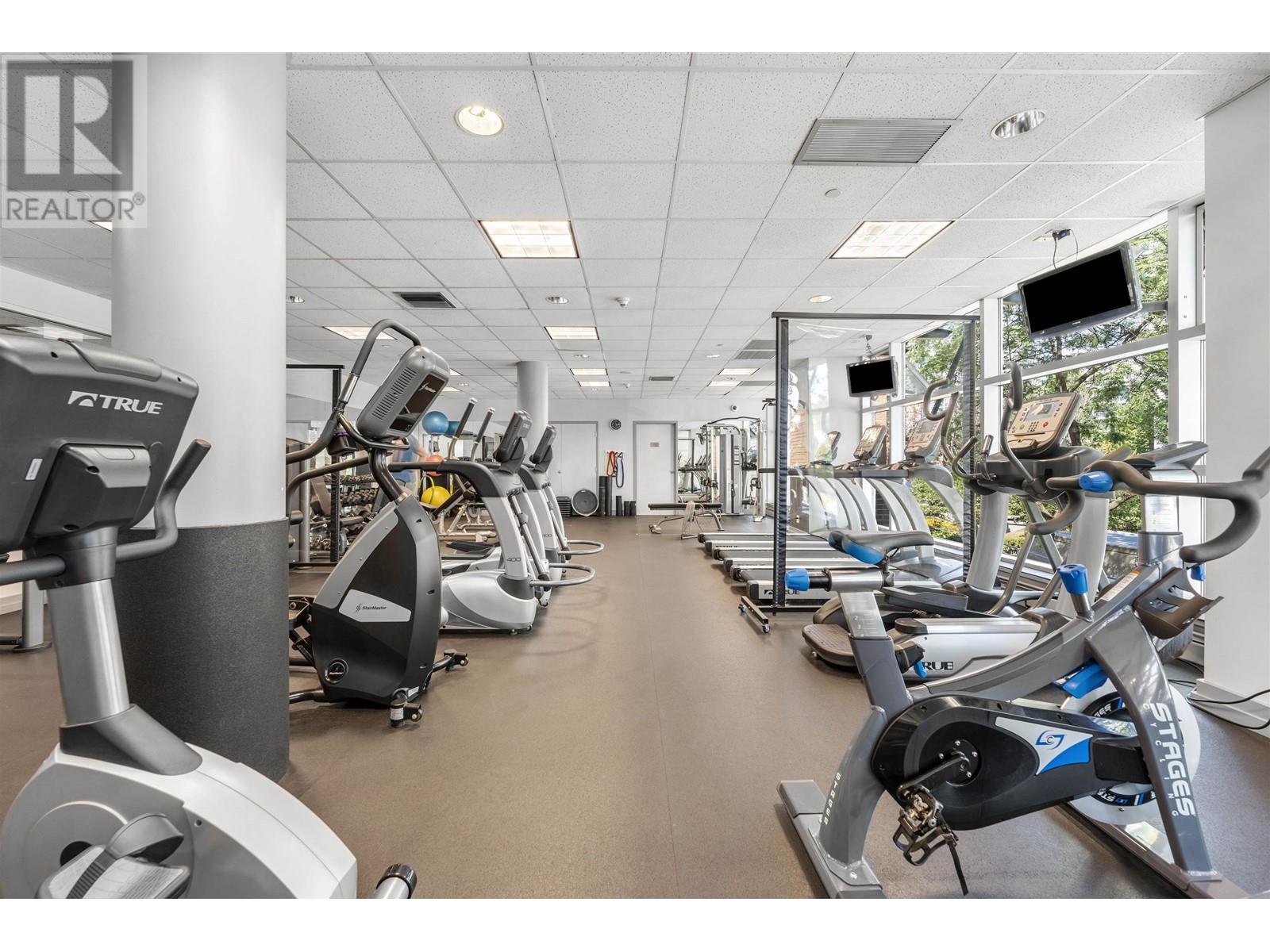 Listing Picture 17 of 23 : 1908 198 AQUARIUS MEWS, Vancouver / 溫哥華 - 魯藝地產 Yvonne Lu Group - MLS Medallion Club Member