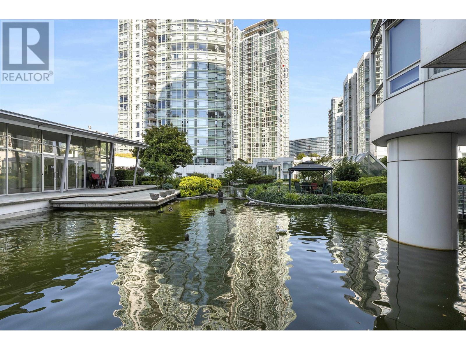 Listing Picture 23 of 23 : 1908 198 AQUARIUS MEWS, Vancouver / 溫哥華 - 魯藝地產 Yvonne Lu Group - MLS Medallion Club Member