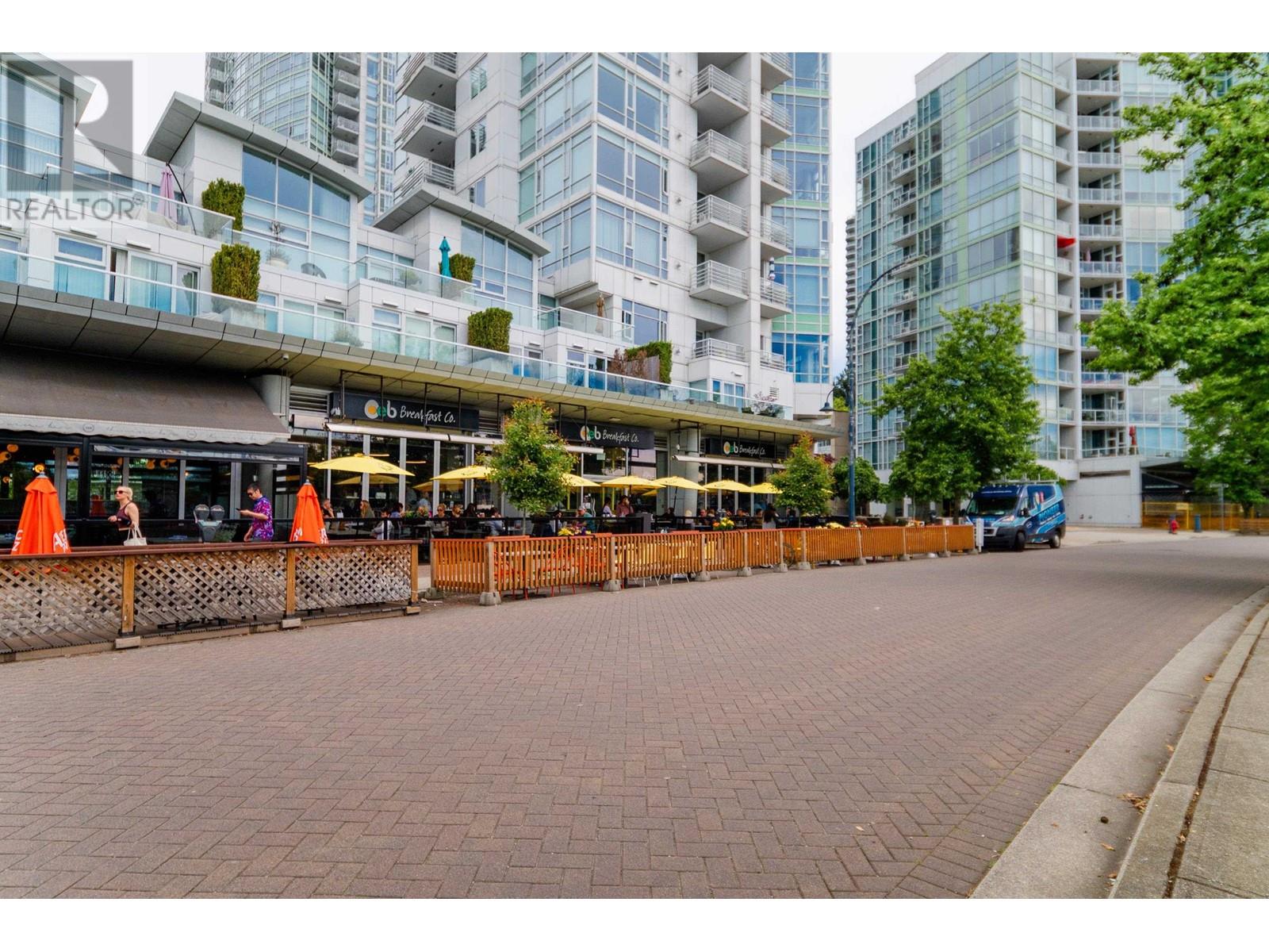 Listing Picture 13 of 23 : 1908 198 AQUARIUS MEWS, Vancouver / 溫哥華 - 魯藝地產 Yvonne Lu Group - MLS Medallion Club Member