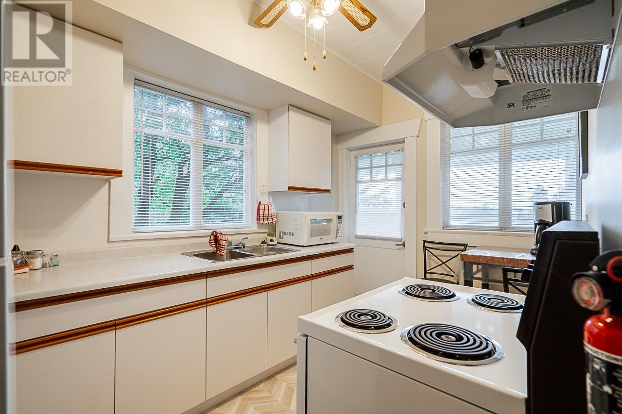 5634 Marine Drive, Burnaby, British Columbia  V5J 3G8 - Photo 15 - R2950357