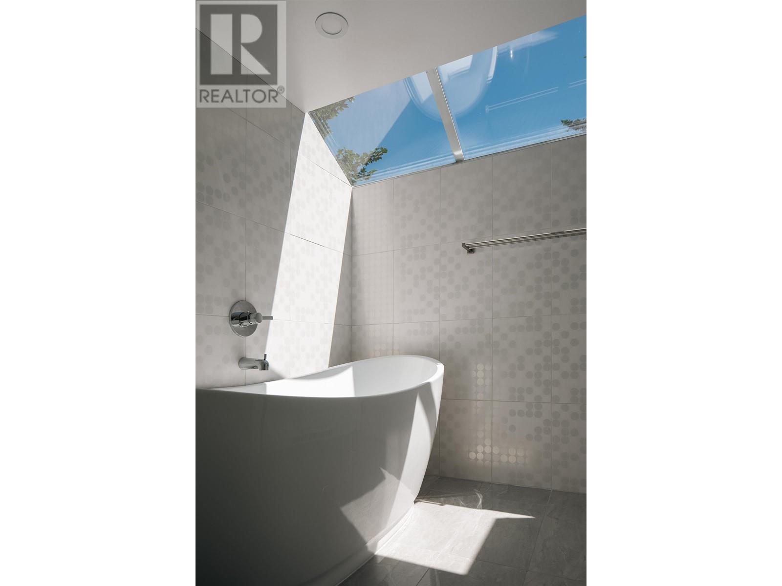 Listing Picture 33 of 40 : 3651 W 48TH STREET, Vancouver / 溫哥華 - 魯藝地產 Yvonne Lu Group - MLS Medallion Club Member