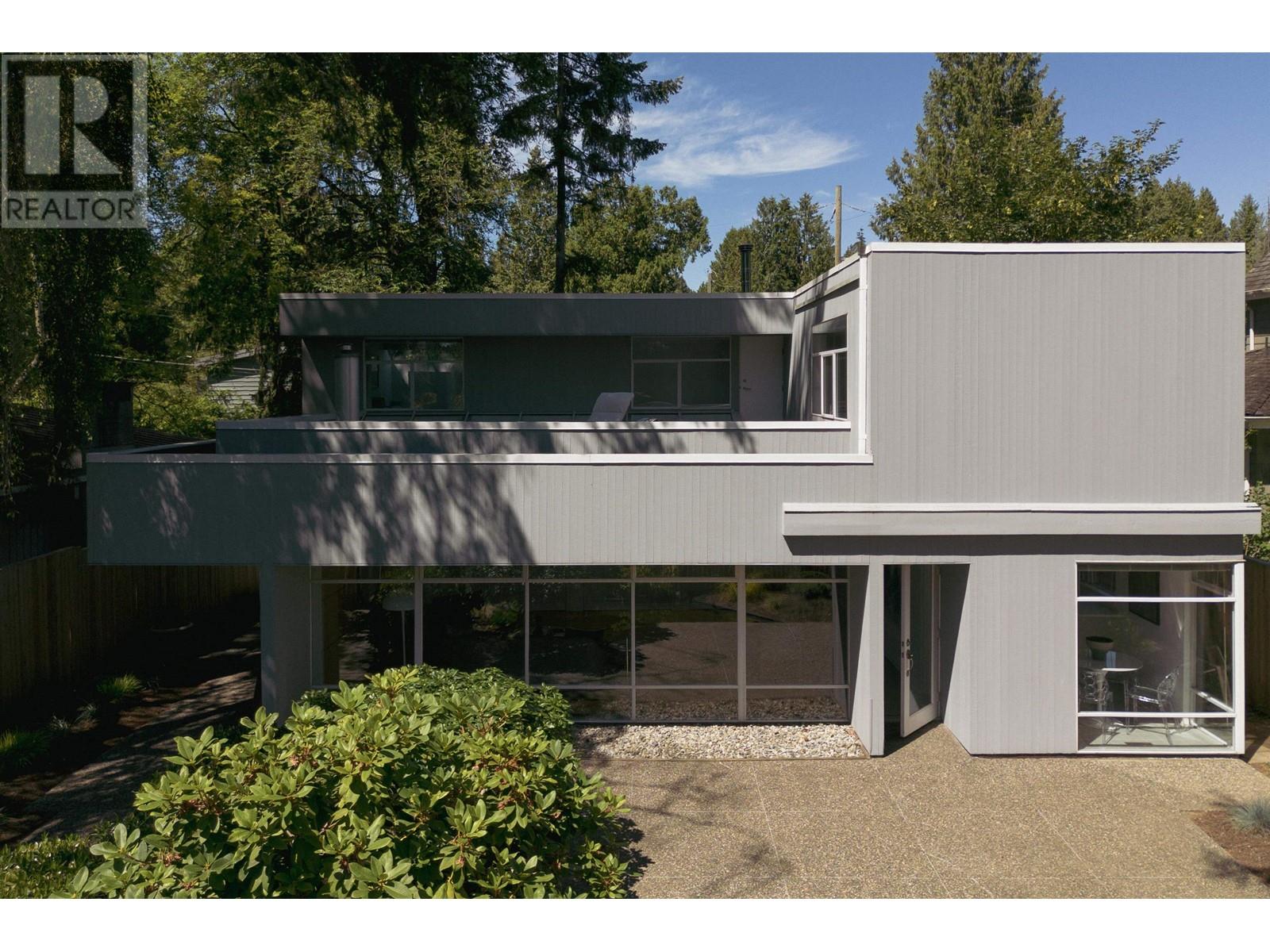 Listing Picture 35 of 40 : 3651 W 48TH STREET, Vancouver / 溫哥華 - 魯藝地產 Yvonne Lu Group - MLS Medallion Club Member