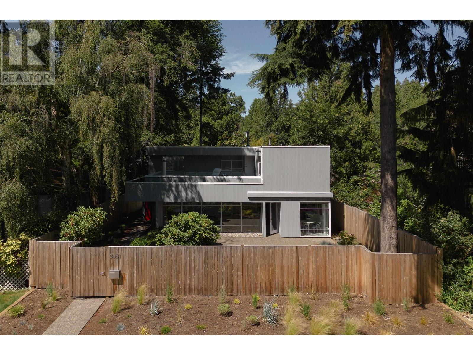 Listing Picture 38 of 40 : 3651 W 48TH STREET, Vancouver / 溫哥華 - 魯藝地產 Yvonne Lu Group - MLS Medallion Club Member