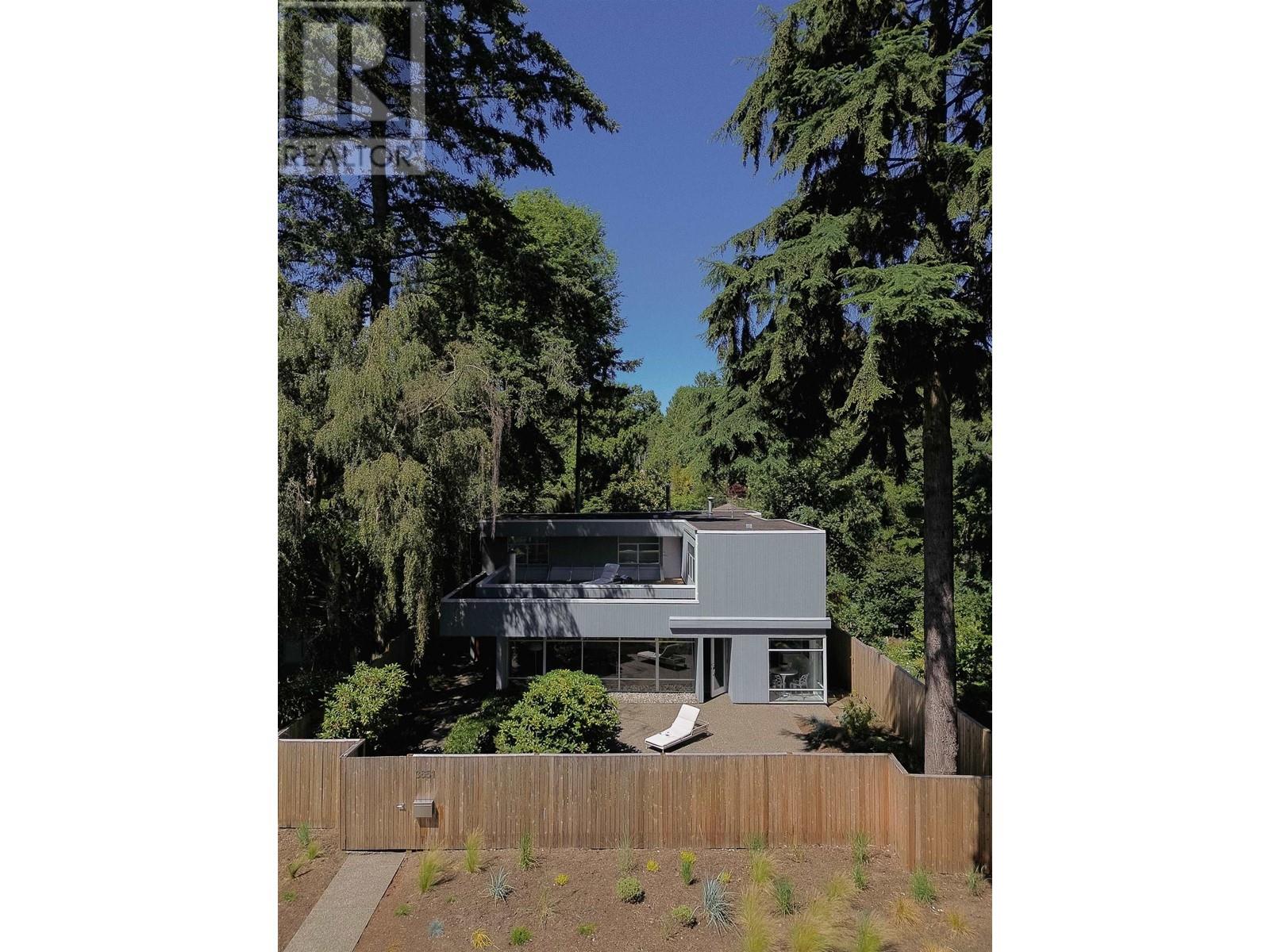 Listing Picture 39 of 40 : 3651 W 48TH STREET, Vancouver / 溫哥華 - 魯藝地產 Yvonne Lu Group - MLS Medallion Club Member