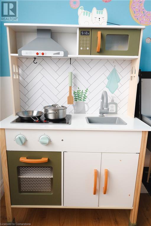 66 Arrow Road Unit# D, Guelph, Ontario  N1K 1T4 - Photo 20 - 40685086