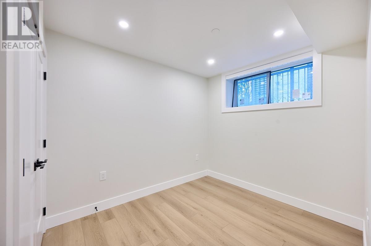 Listing Picture 23 of 28 : 4115 ELGIN STREET, Vancouver / 溫哥華 - 魯藝地產 Yvonne Lu Group - MLS Medallion Club Member