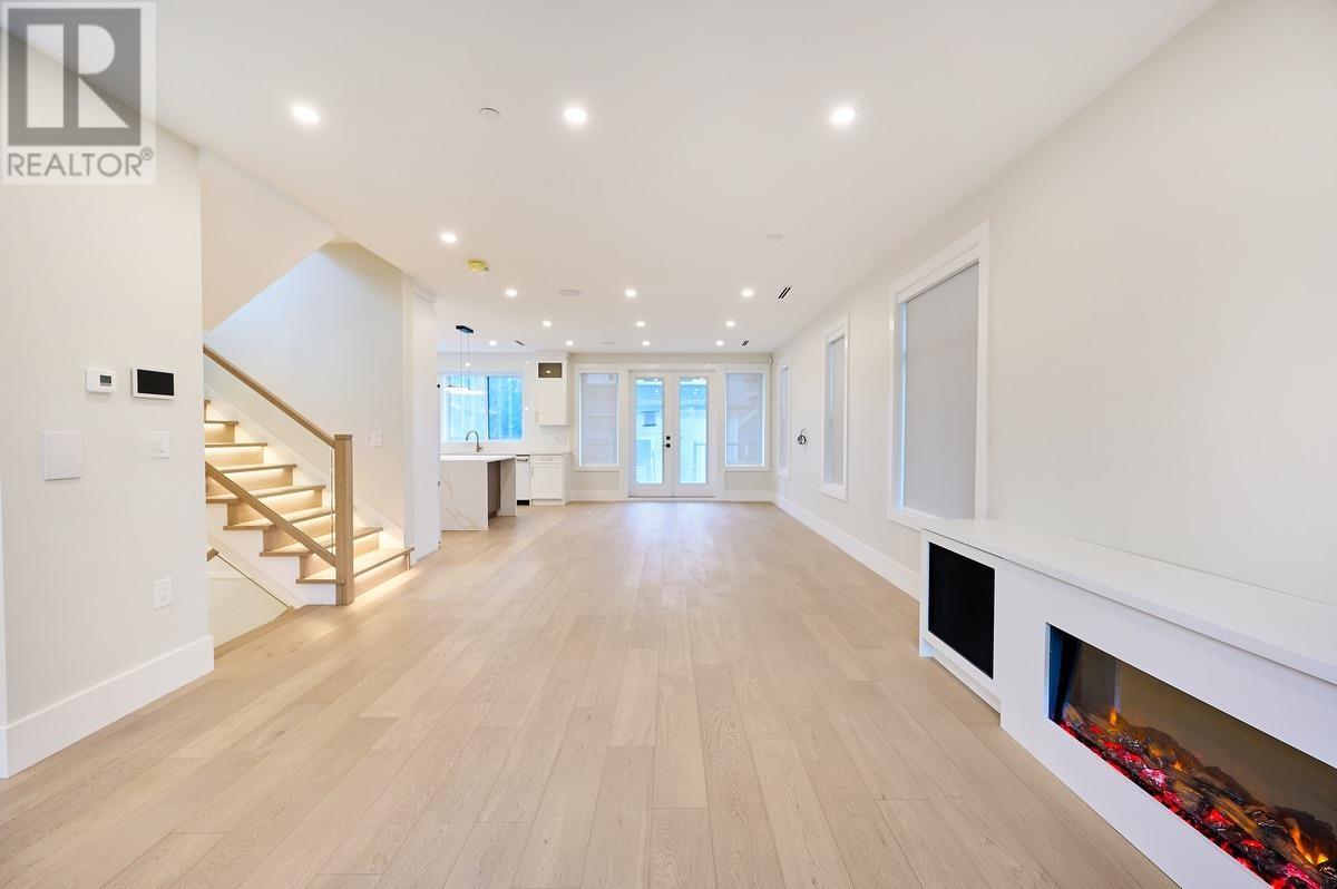 Listing Picture 4 of 28 : 4115 ELGIN STREET, Vancouver / 溫哥華 - 魯藝地產 Yvonne Lu Group - MLS Medallion Club Member