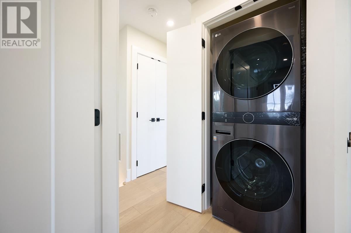 Listing Picture 17 of 28 : 4115 ELGIN STREET, Vancouver / 溫哥華 - 魯藝地產 Yvonne Lu Group - MLS Medallion Club Member