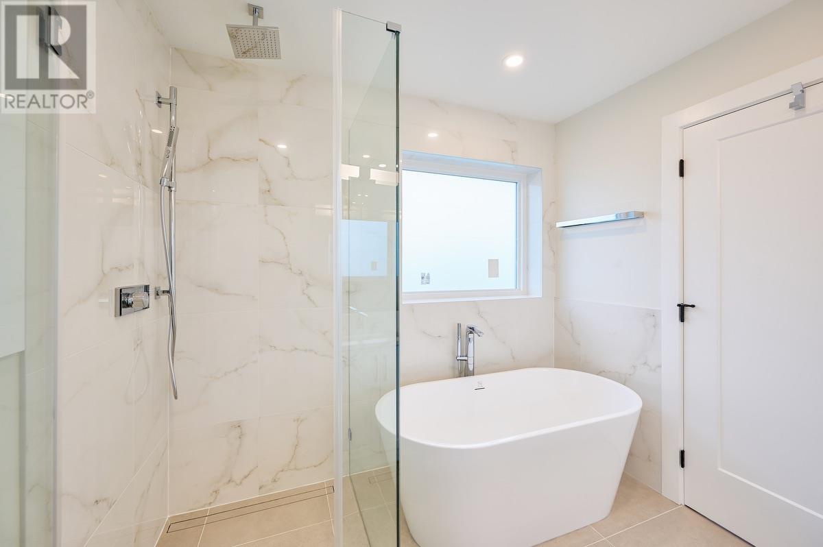 Listing Picture 13 of 28 : 4115 ELGIN STREET, Vancouver / 溫哥華 - 魯藝地產 Yvonne Lu Group - MLS Medallion Club Member