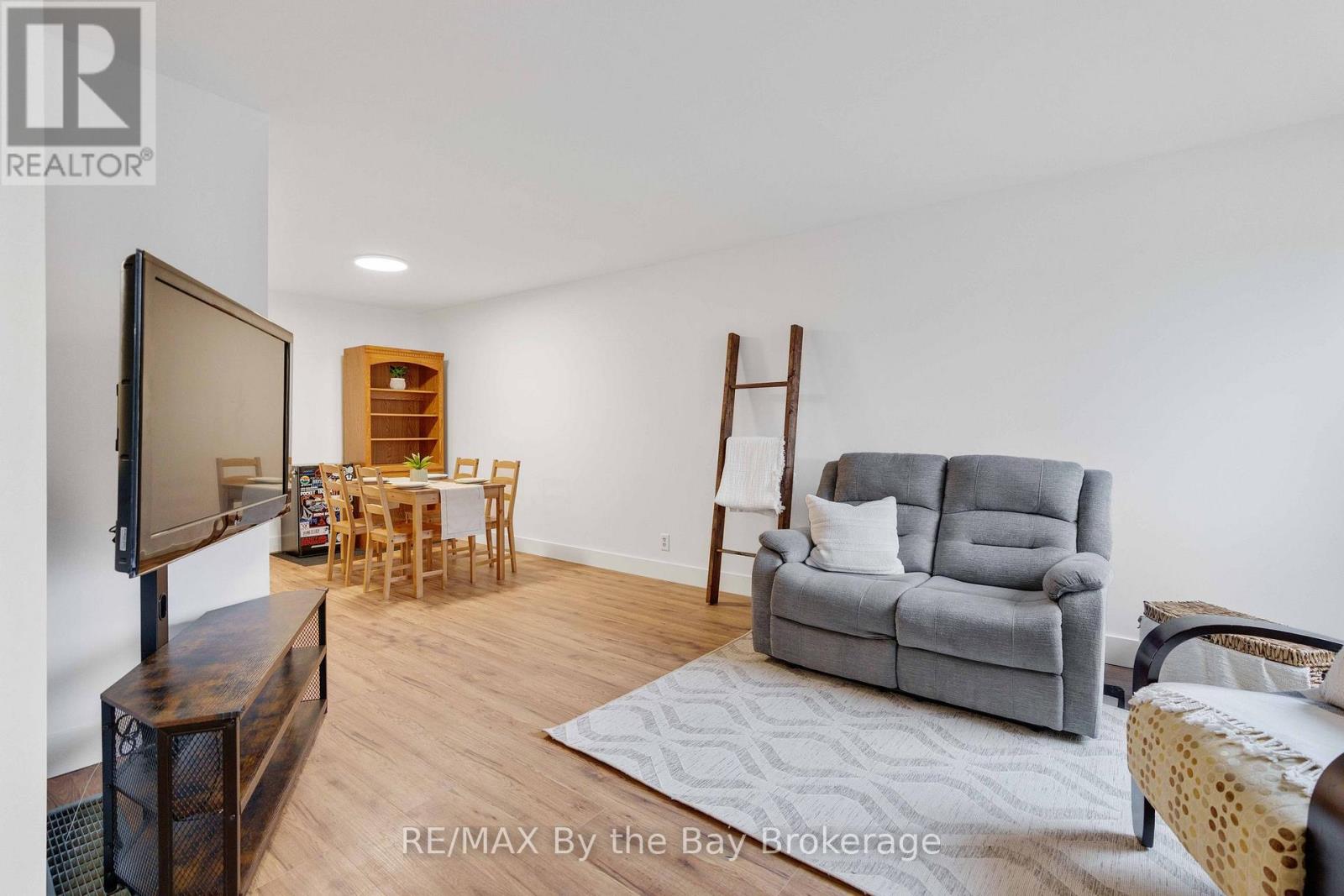 12 Hudson Crescent, Bradford West Gwillimbury, Ontario  L3Z 2J2 - Photo 5 - N11890991