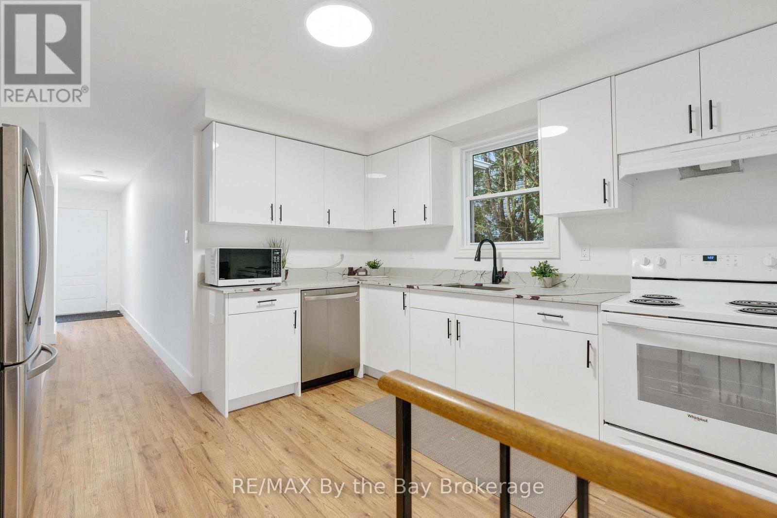 12 Hudson Crescent, Bradford West Gwillimbury, Ontario  L3Z 2J2 - Photo 9 - N11890991