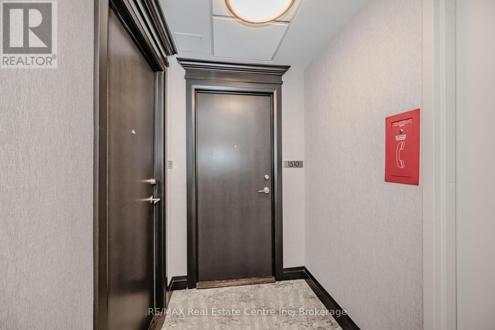 1510 - 3504 Hurontario Street, Mississauga, Ontario  L5B 0B9 - Photo 2 - W11890775