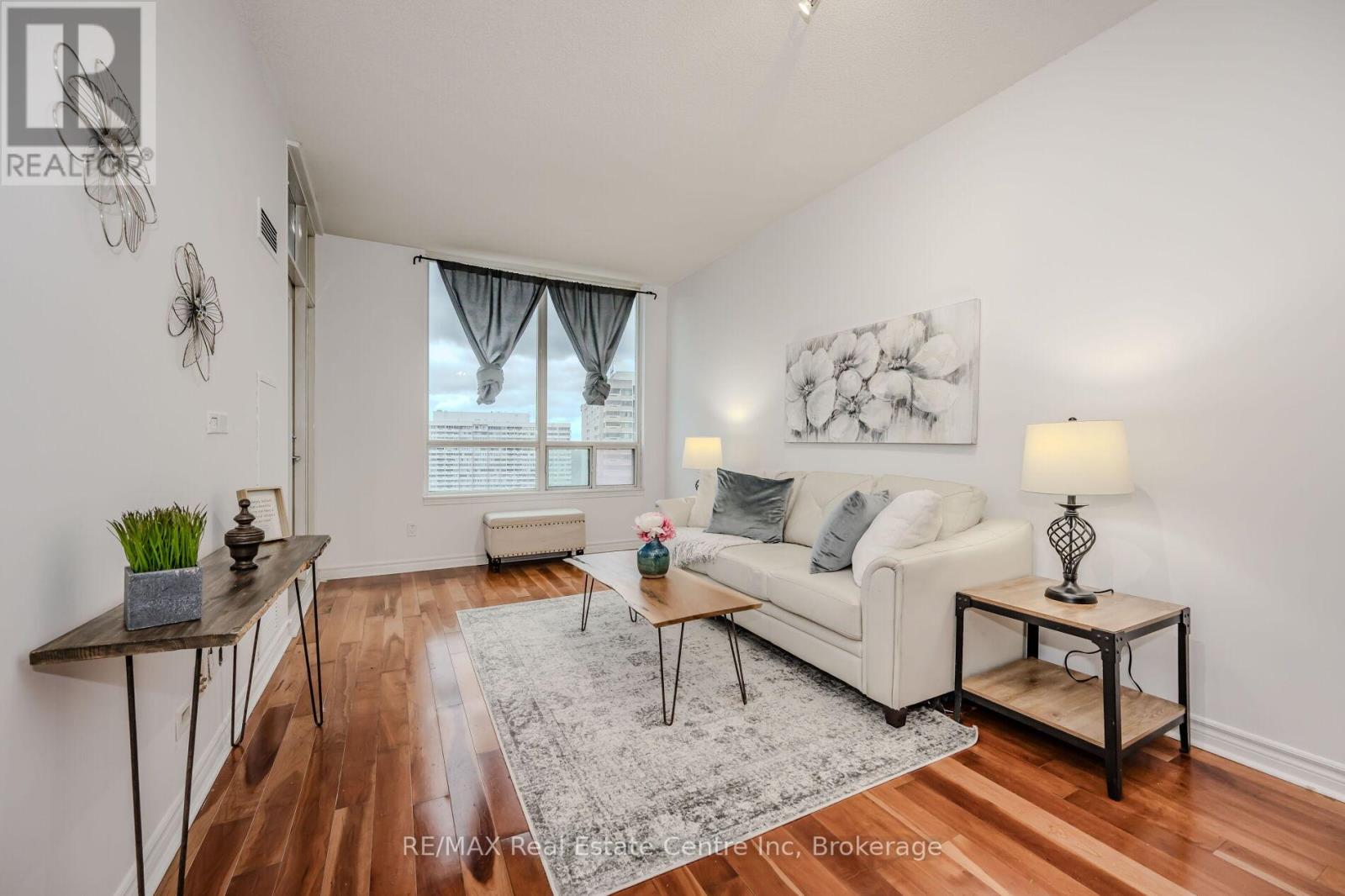 1510 - 3504 Hurontario Street, Mississauga, Ontario  L5B 0B9 - Photo 6 - W11890775