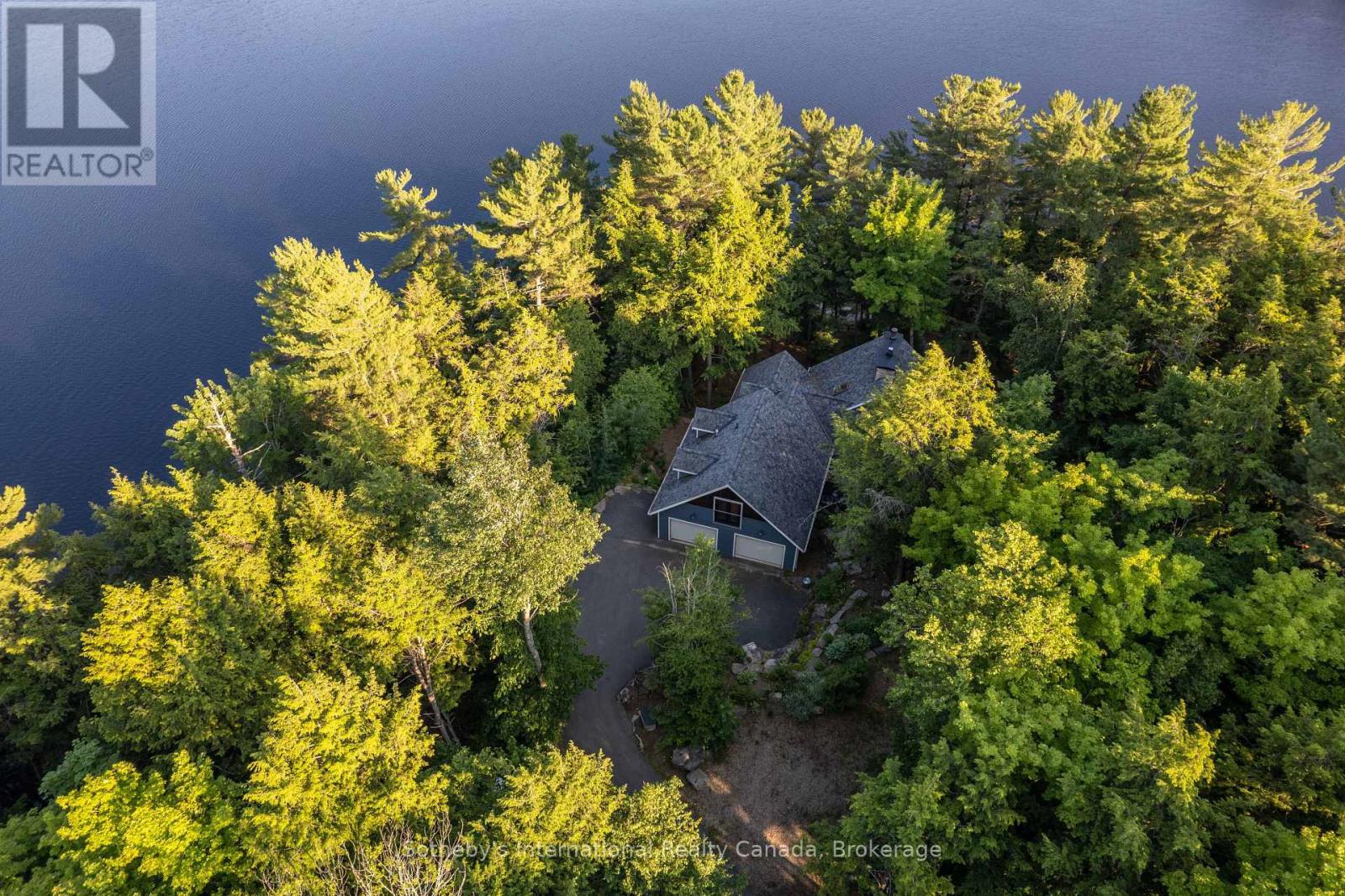 1042 Truscott Place, Lake Of Bays, Ontario  P0B 1A0 - Photo 2 - X11891054