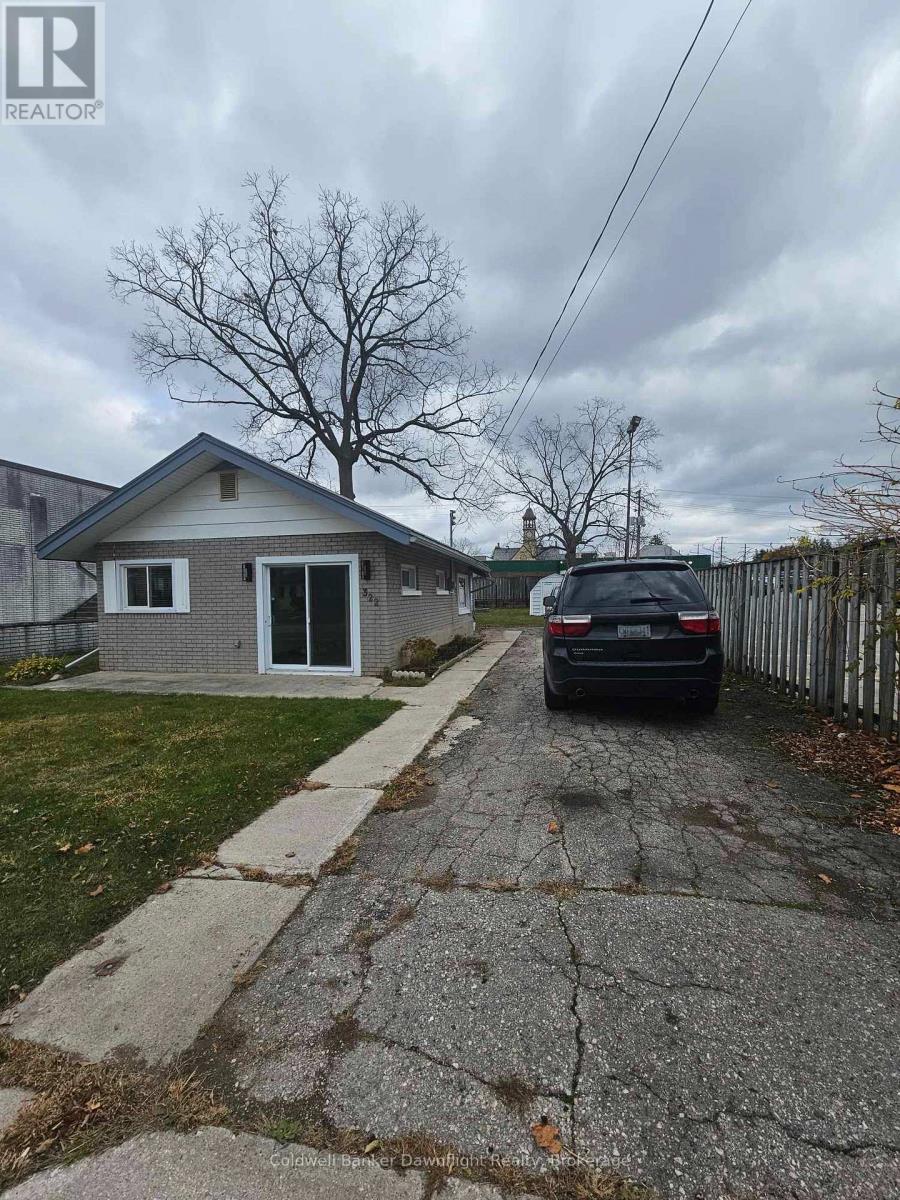 322 William Street, South Huron, Ontario  N0M 1S2 - Photo 2 - X11891158