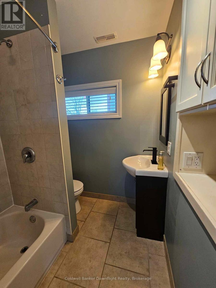 322 William Street, South Huron, Ontario  N0M 1S2 - Photo 8 - X11891158